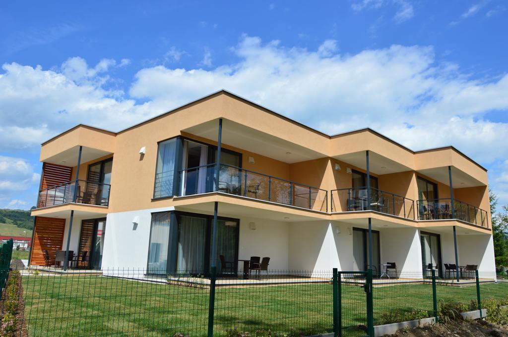 Apartmanovy Dom Krivan เบเชนยอวา ภายนอก รูปภาพ