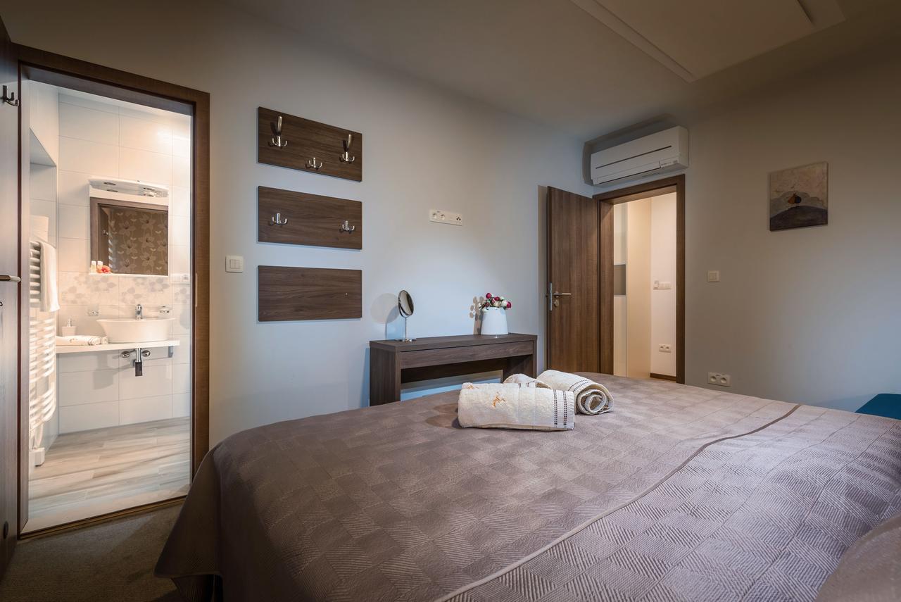 Apartmanovy Dom Krivan เบเชนยอวา ภายนอก รูปภาพ