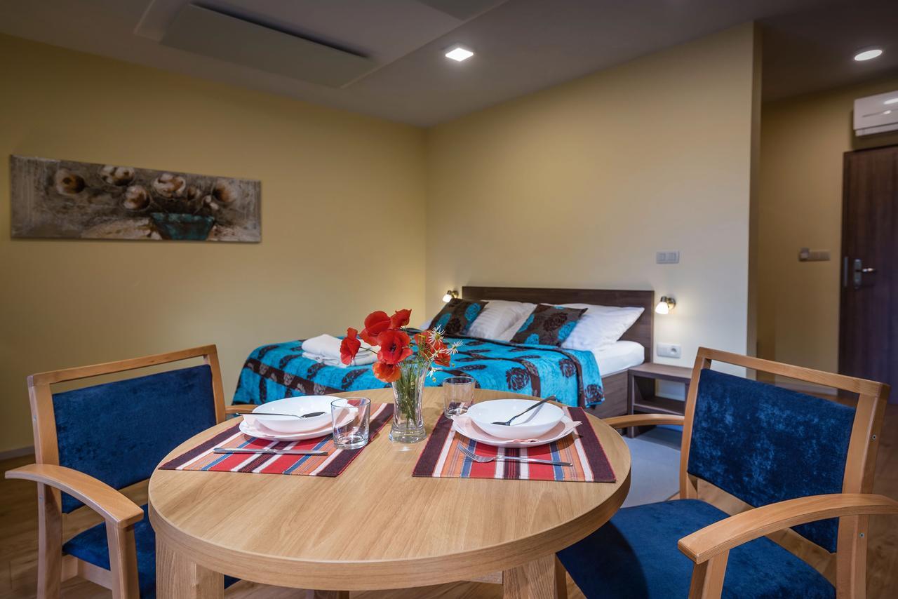 Apartmanovy Dom Krivan เบเชนยอวา ภายนอก รูปภาพ