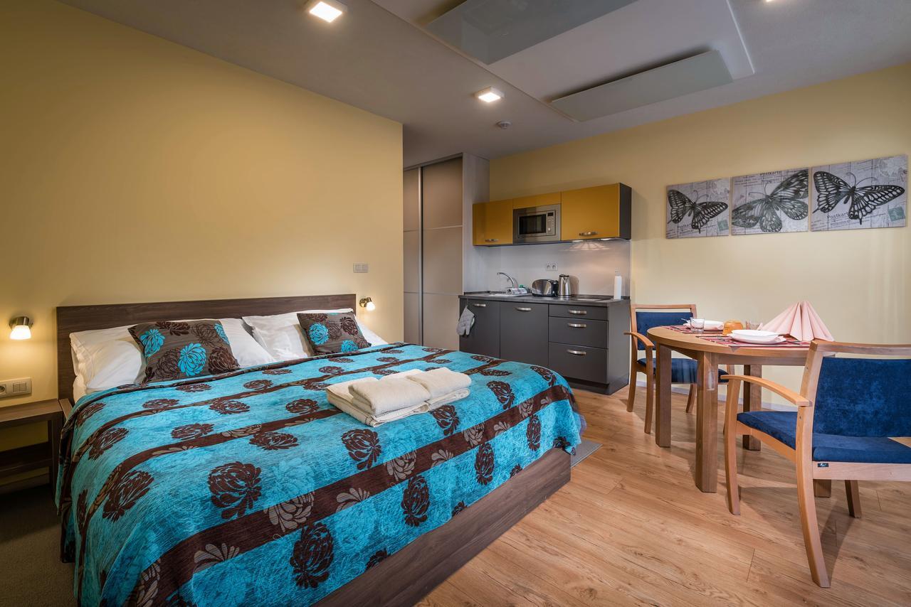 Apartmanovy Dom Krivan เบเชนยอวา ภายนอก รูปภาพ