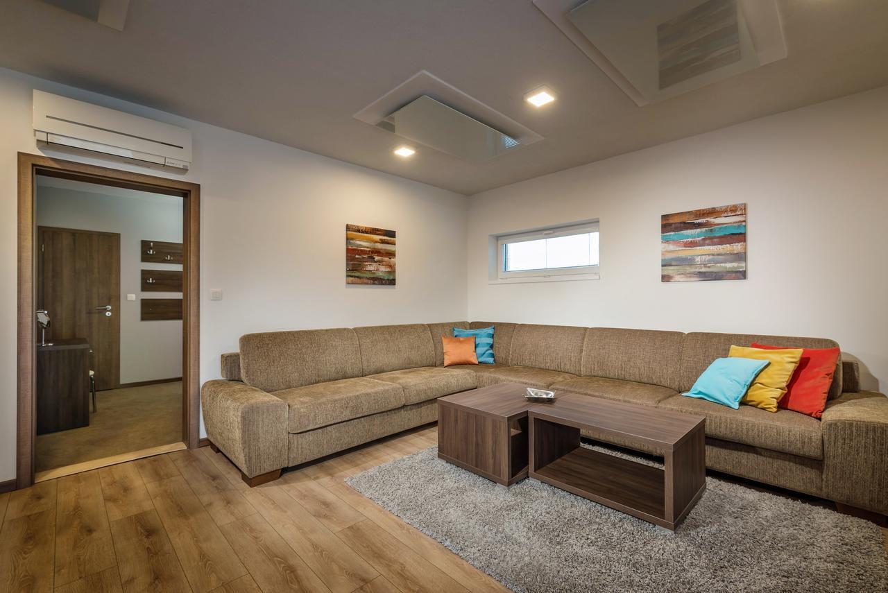 Apartmanovy Dom Krivan เบเชนยอวา ภายนอก รูปภาพ